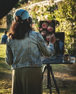 Health Vibes - hobbies & arts like painting can also be very relaxing for the mind 