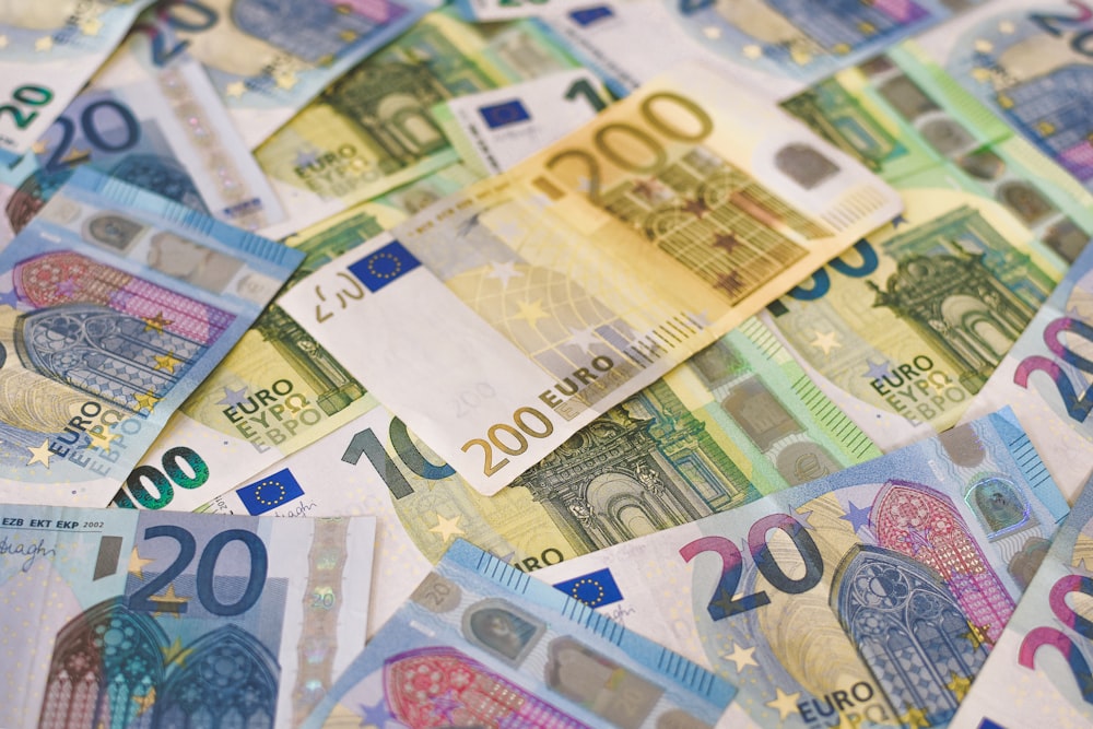 50 and 20 euro banknotes