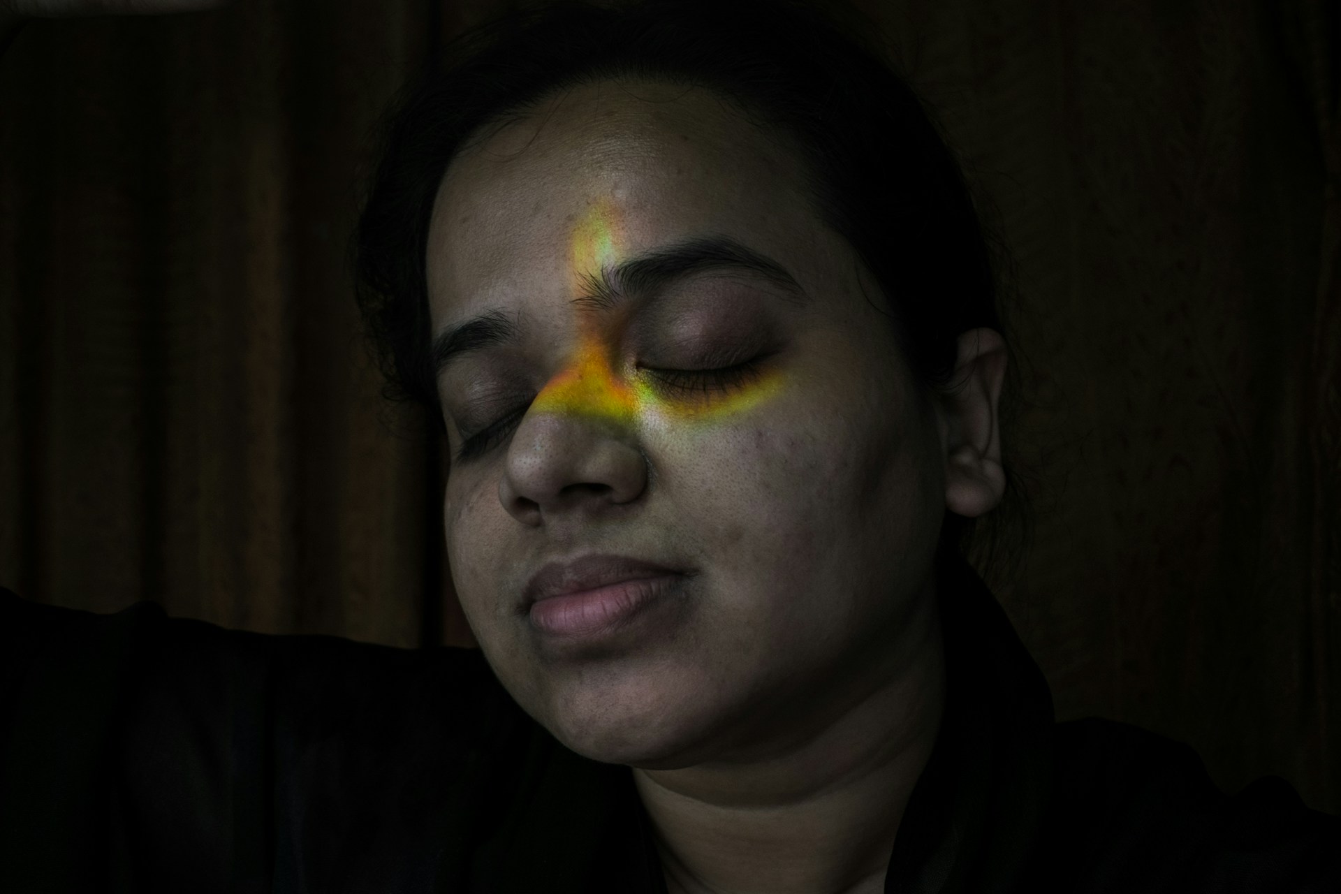 gray computer monitor