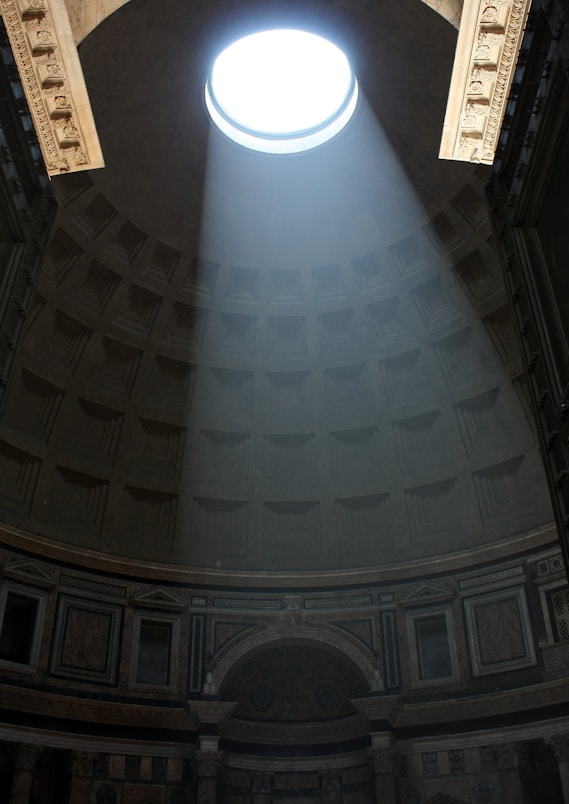 white dome ceiling with ceiling light
