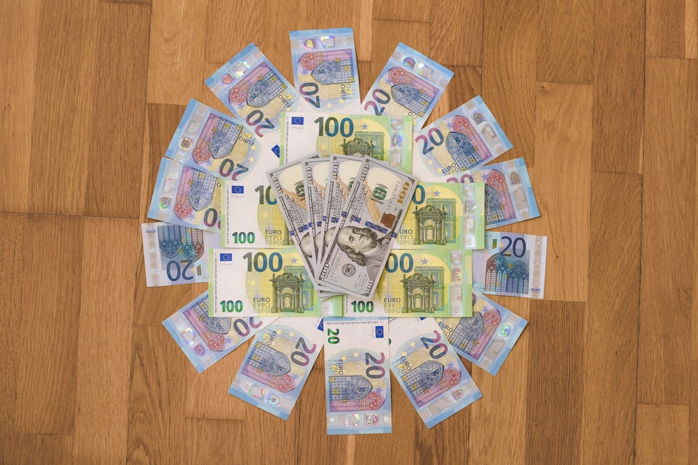 10 and 20 euro banknotes