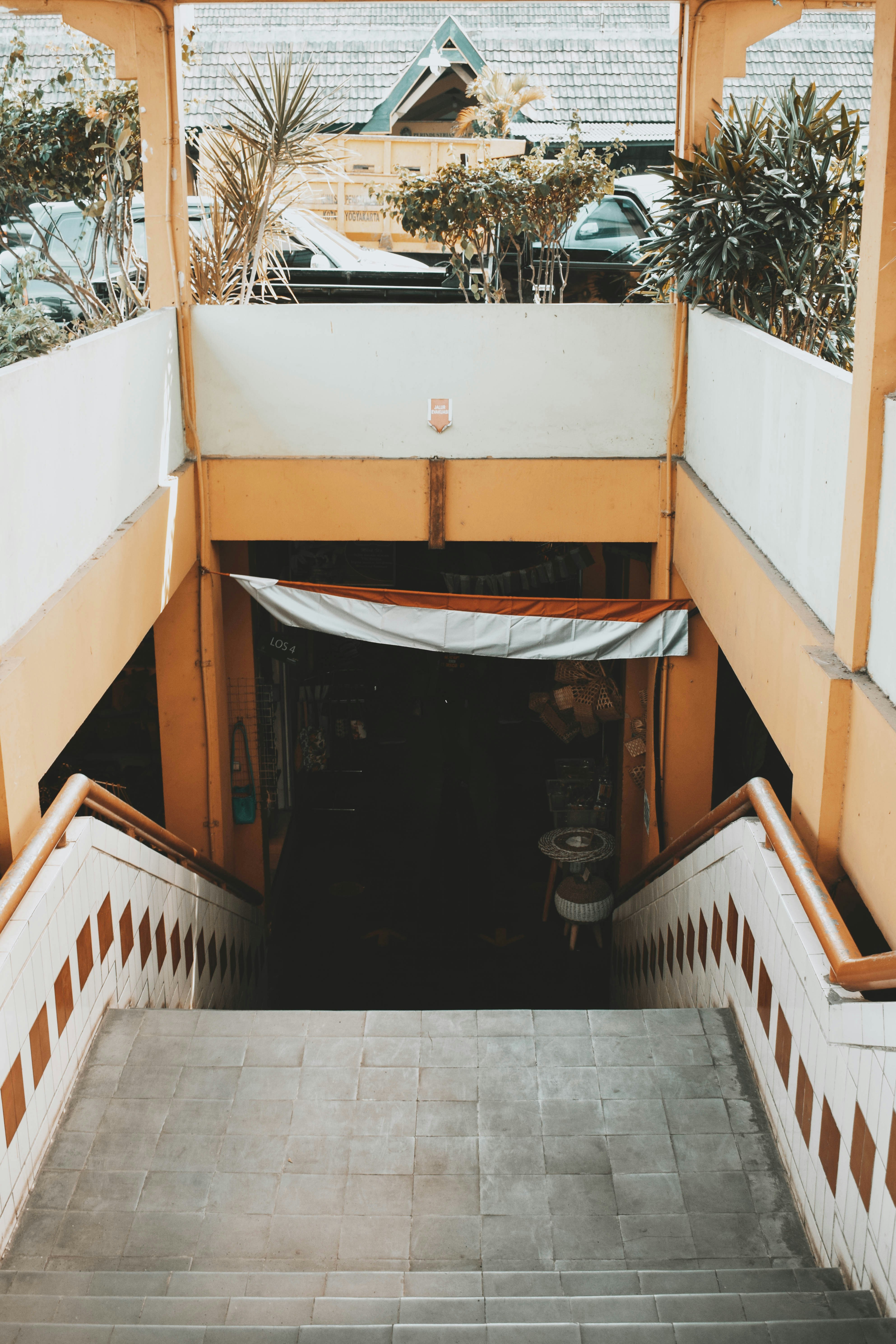 Photo by elangwardhana