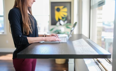 UPLIFT V2 Standing Desk (V-Frame)
