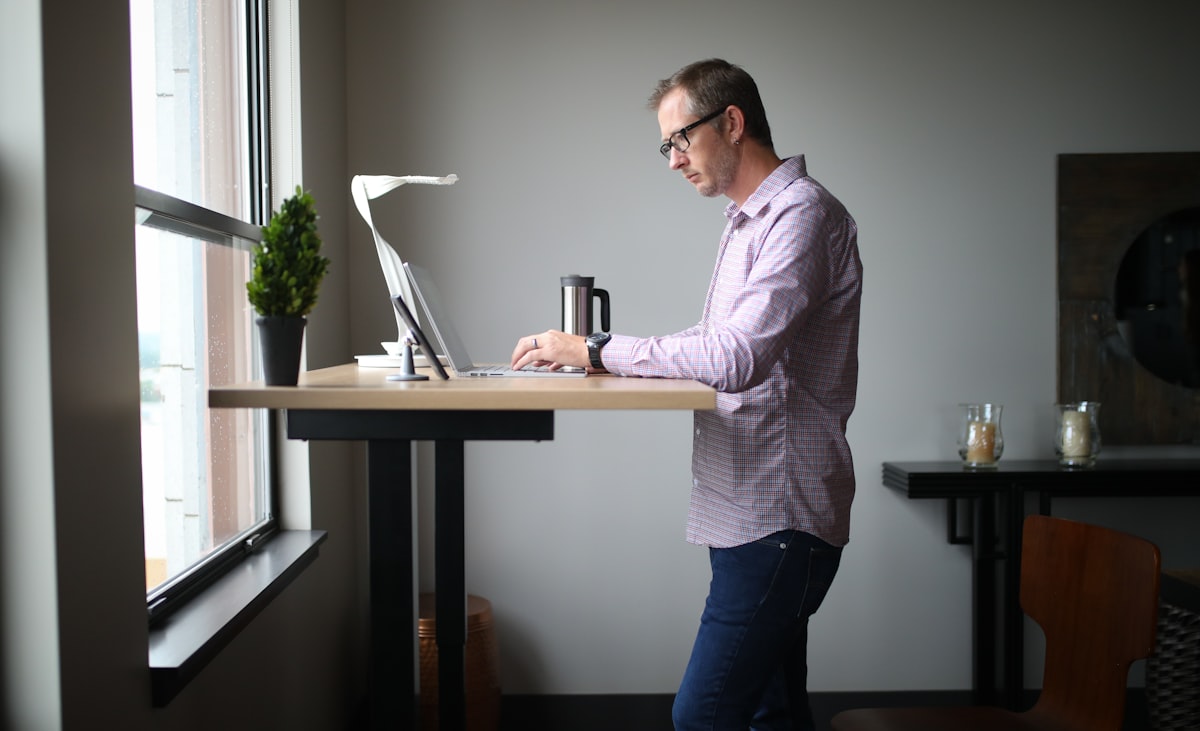 Best Standing Desks for Programmers Who Code All Day