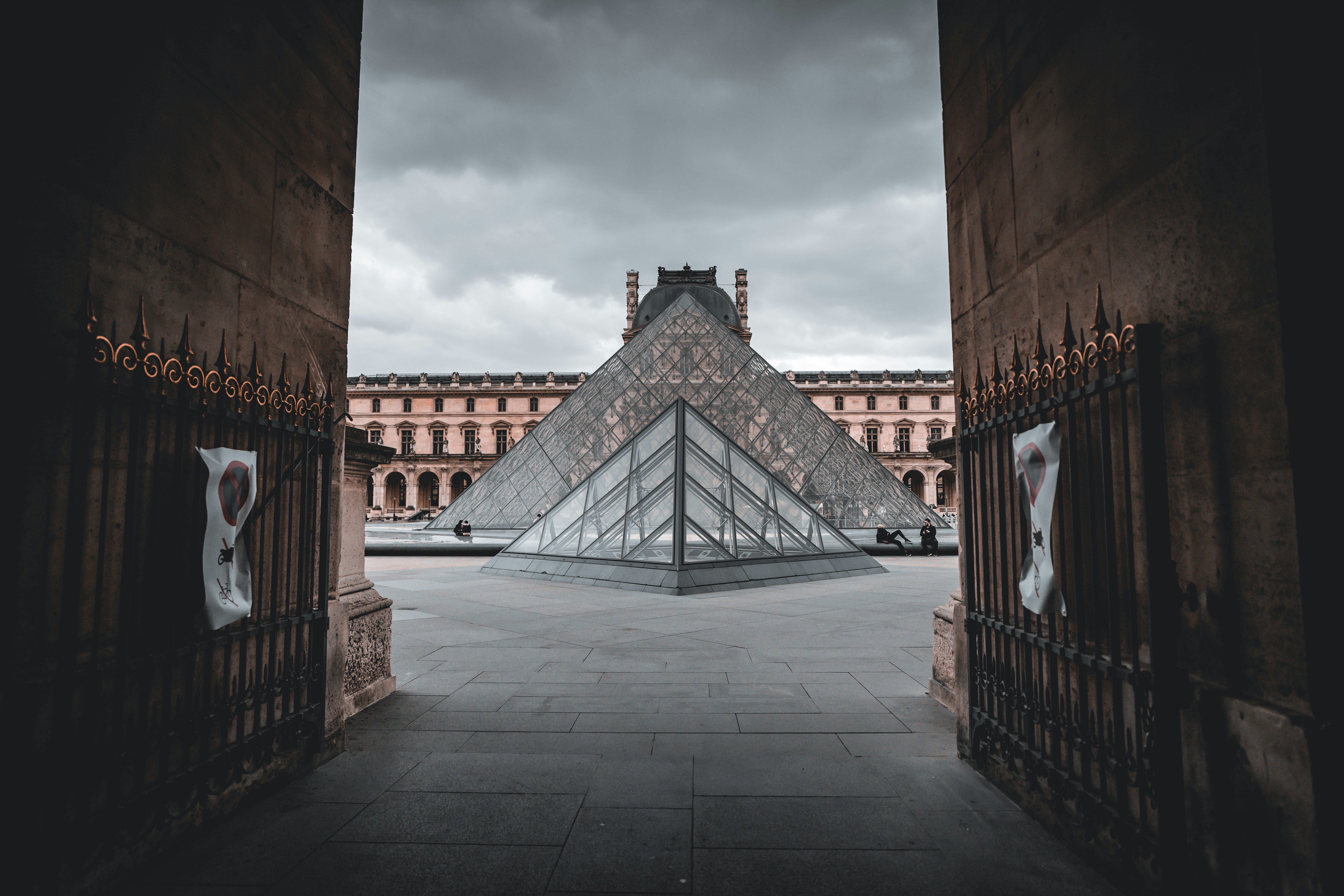 Louvrens fall visar tydligt att teknik aldrig kan skydda mot mänskliga misstag.