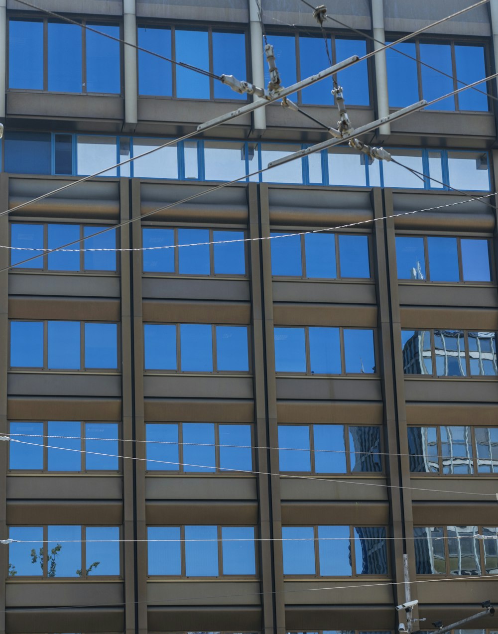 brown and beige concrete building