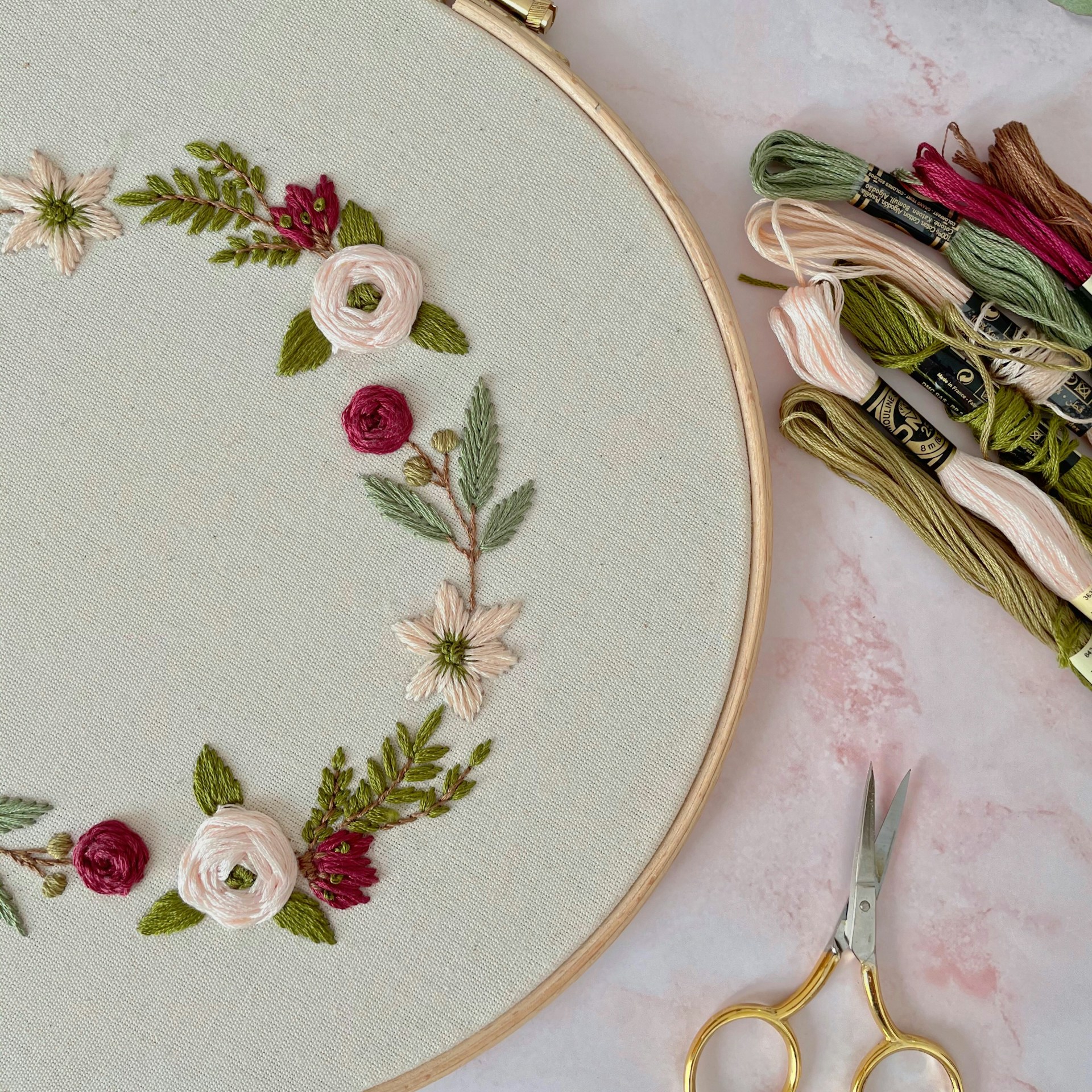 round white and brown floral ceramic plate