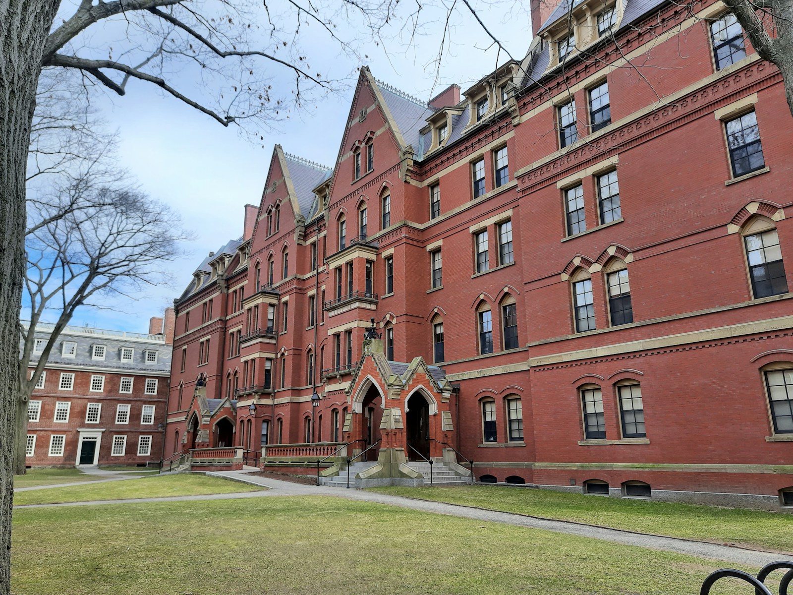 A university campus in the United States — the new fixed period of admission for F-1 students