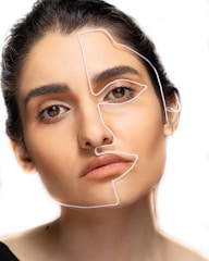 woman with brown eyes and brown eyes