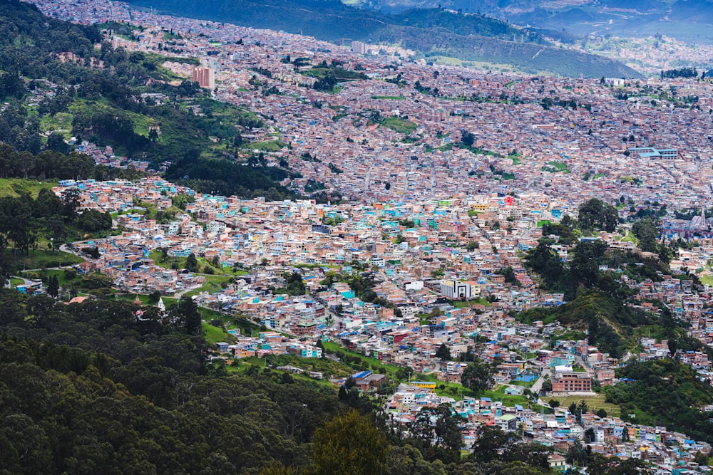 veduta aerea della città durante il giorno