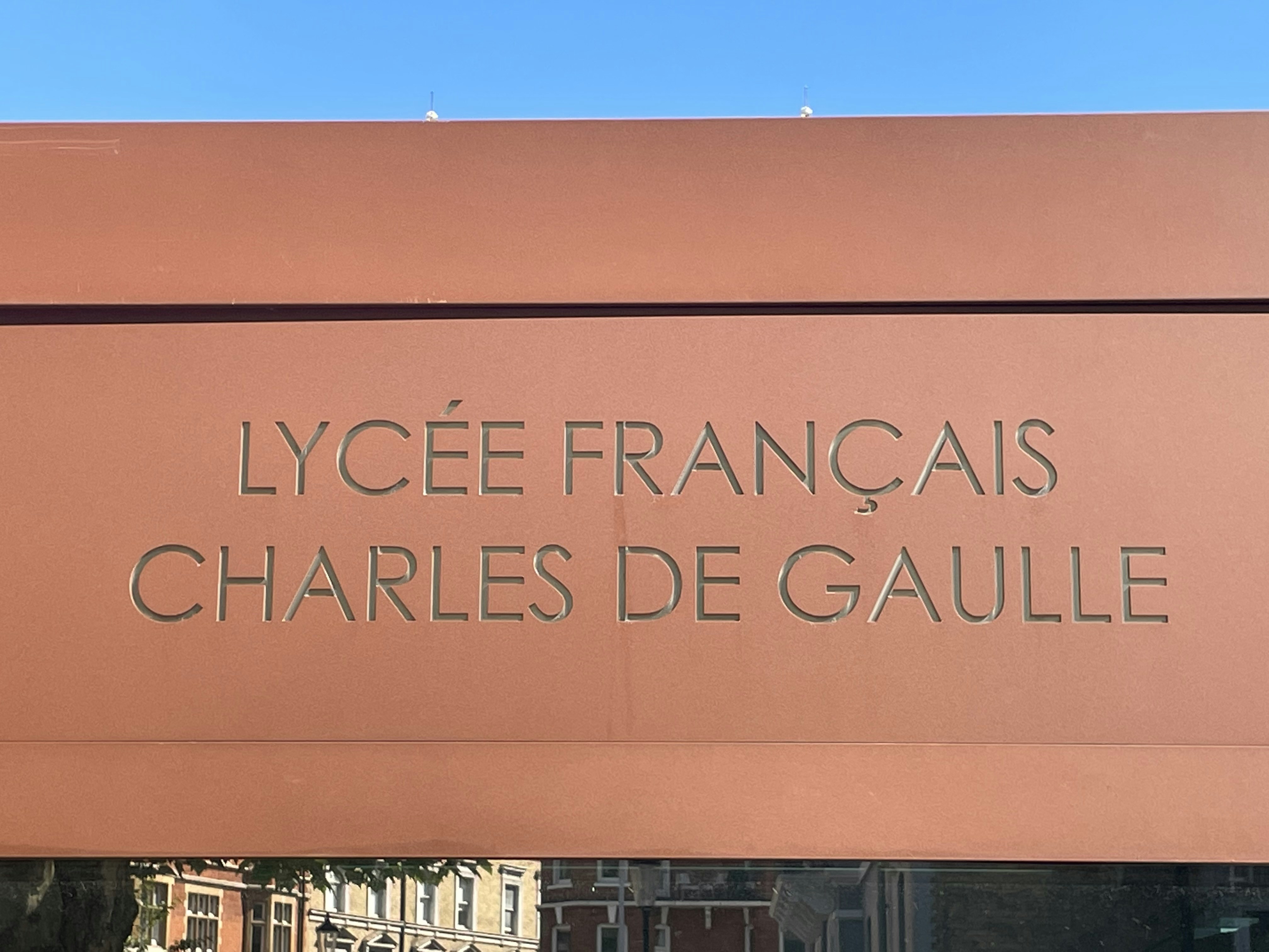 Les familles du lycée Charles de Gaulle de Londres inquiètes face à une possible augmentation des frais de scolarité