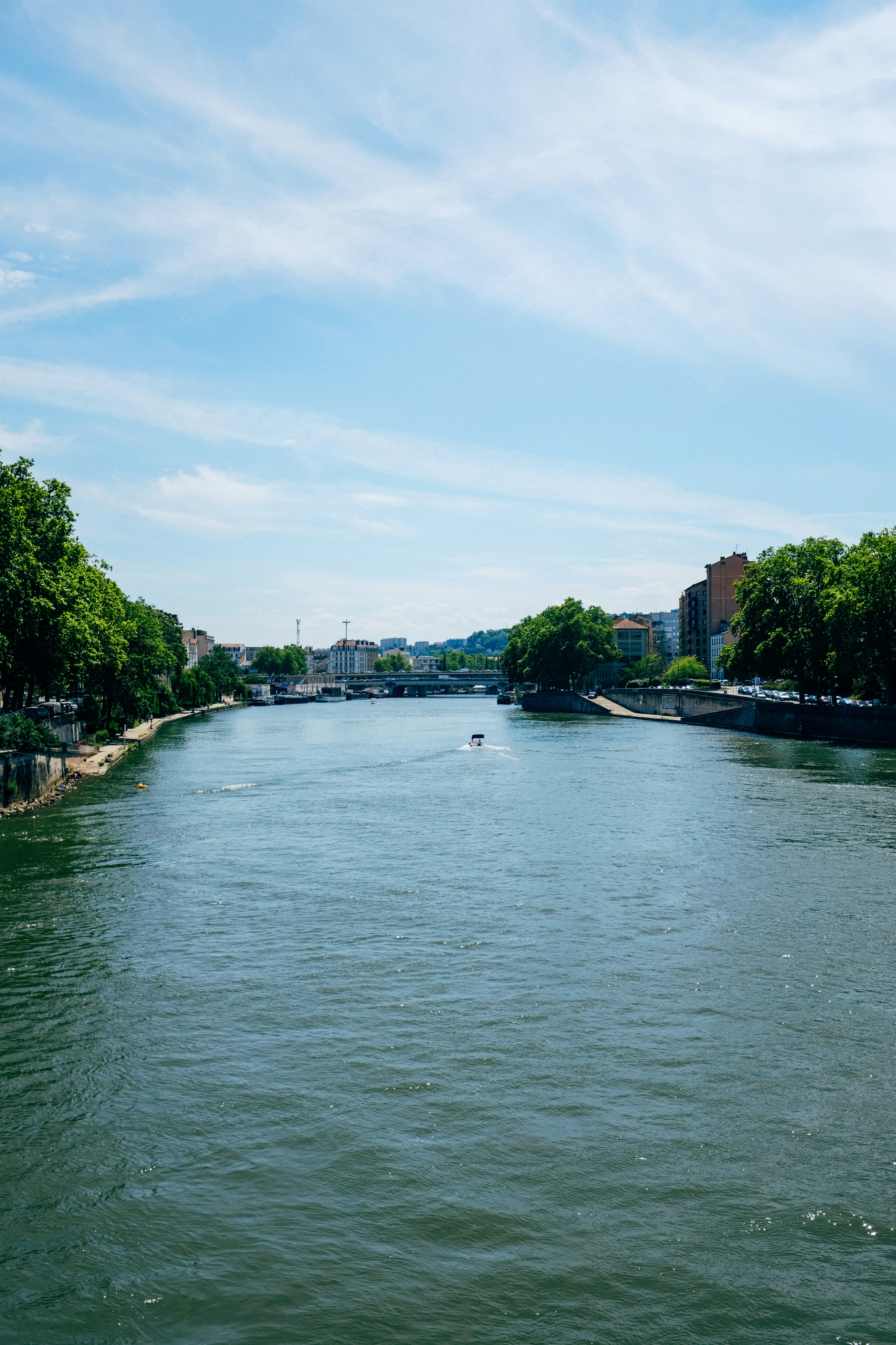 Photo by adrienolichon