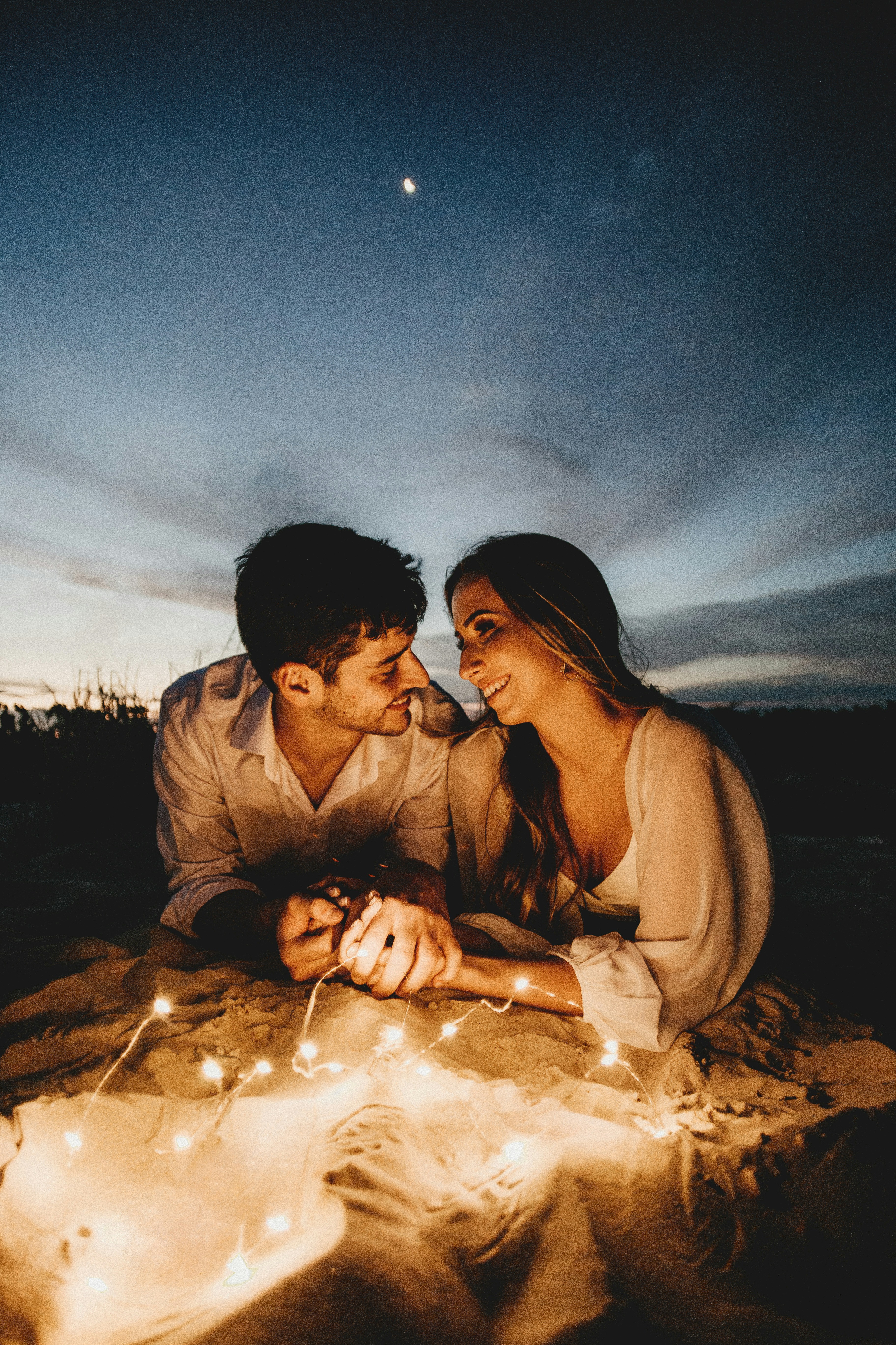 great photo recipe,how to photograph man and woman kissing on sand during daytime