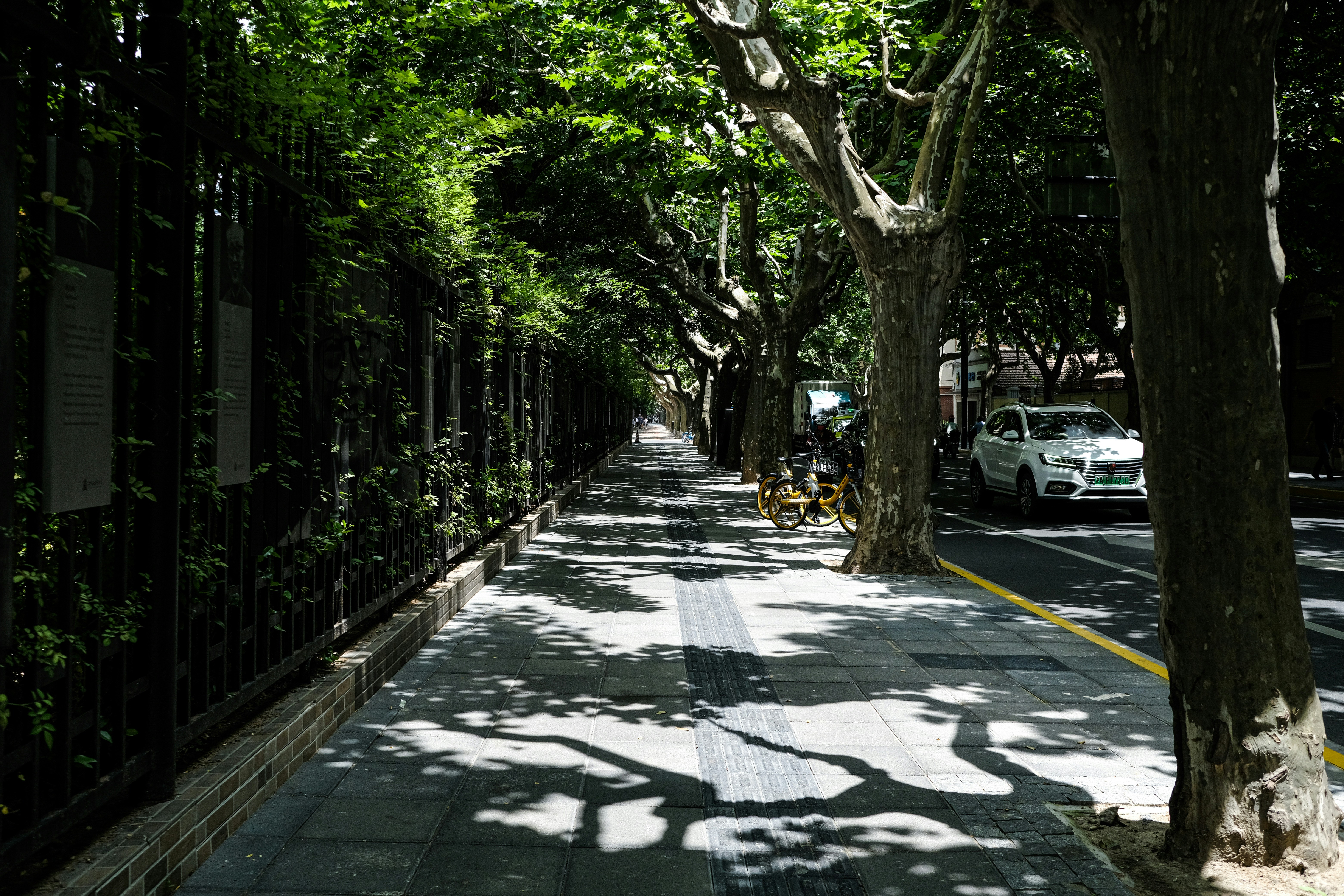 Choose from a curated selection of city wallpapers for your mobile and desktop screens. Always free on Unsplash.