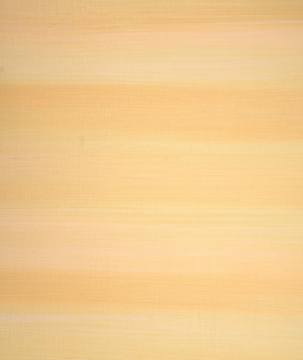 갈색과 흰색 페인트 벽