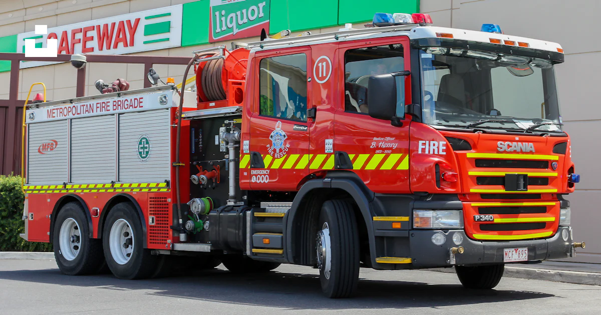 Red and yellow fire truck photo – Free Australia Image on Unsplash
