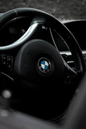 Volant noir en cuir BMW