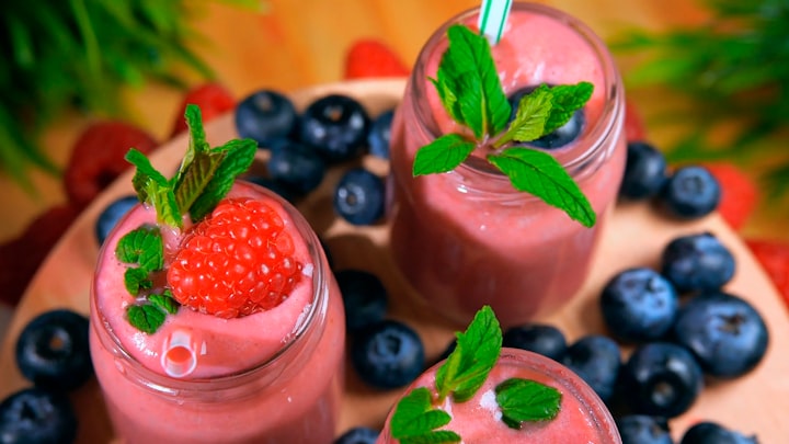 The Smoothie Diet: A Tasty Way to Shed Pounds - Learn How to Get Started and Succeed