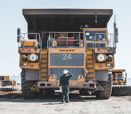 Mining maintenance truck cleaning rags
