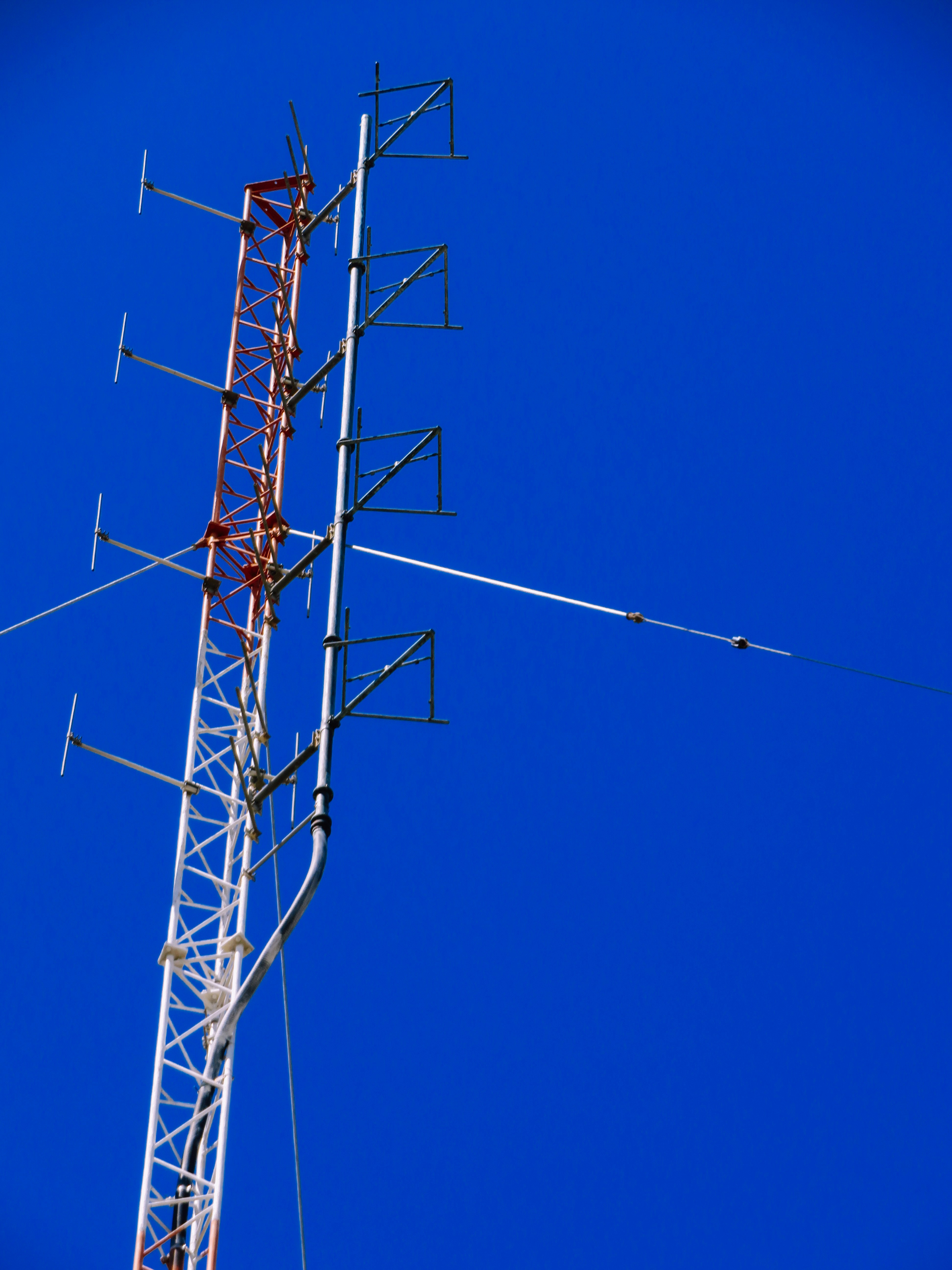 Innovations in Antenna Masts and Tower Design for 5G and High-Frequency Deployment