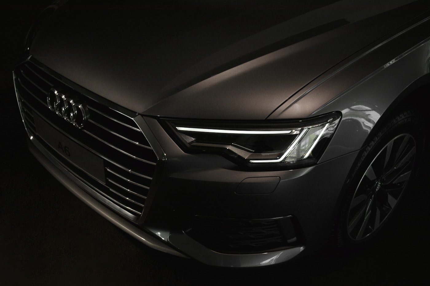 Audi Q8 exterior three-quarter view