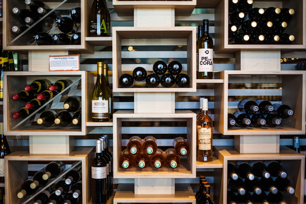 Portabottiglie di vino in legno marrone