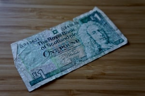 How to Avoid Debt Traps: Payday Loans and High-Interest Lenders