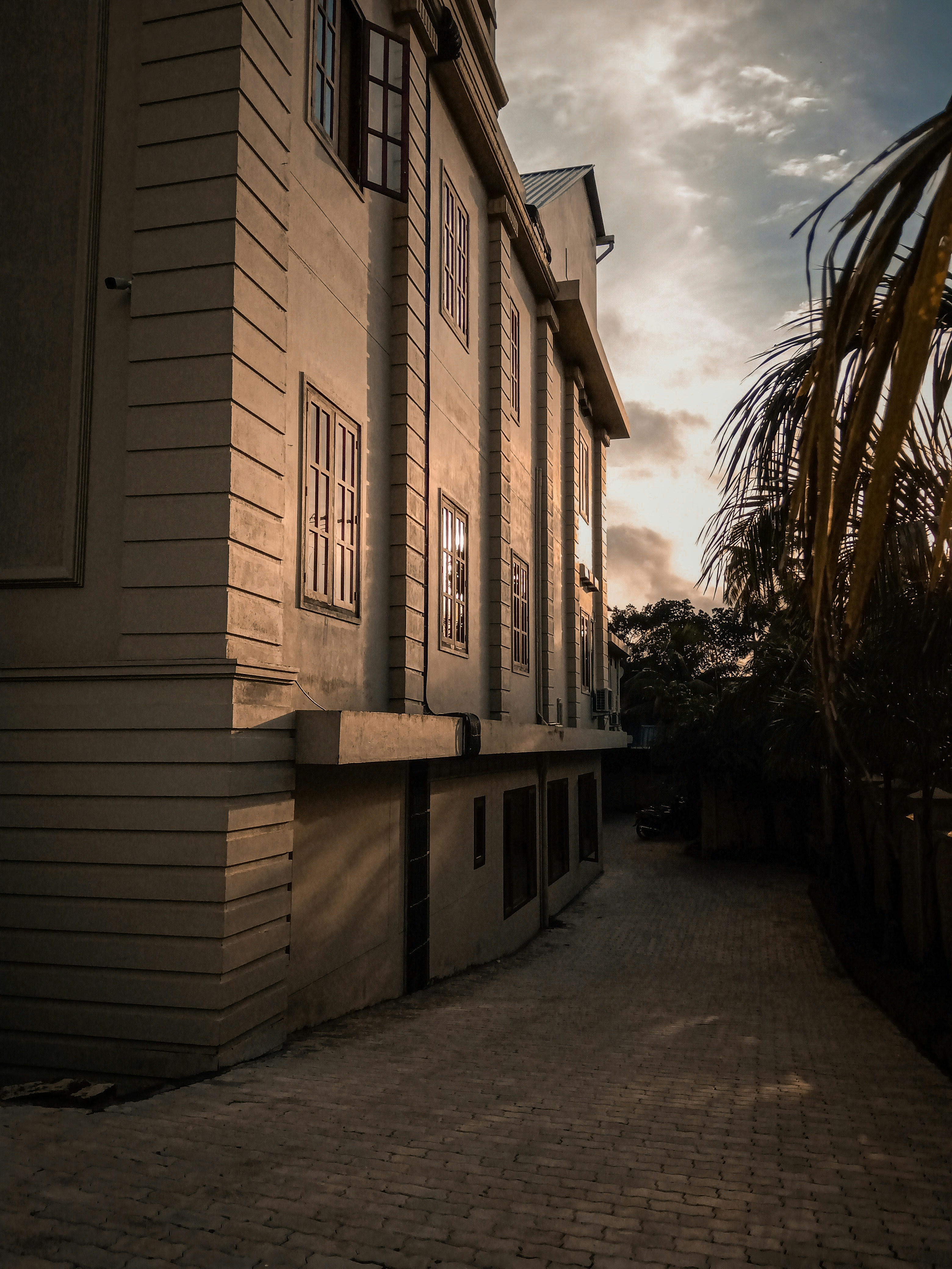 Photo by hrishikeshck