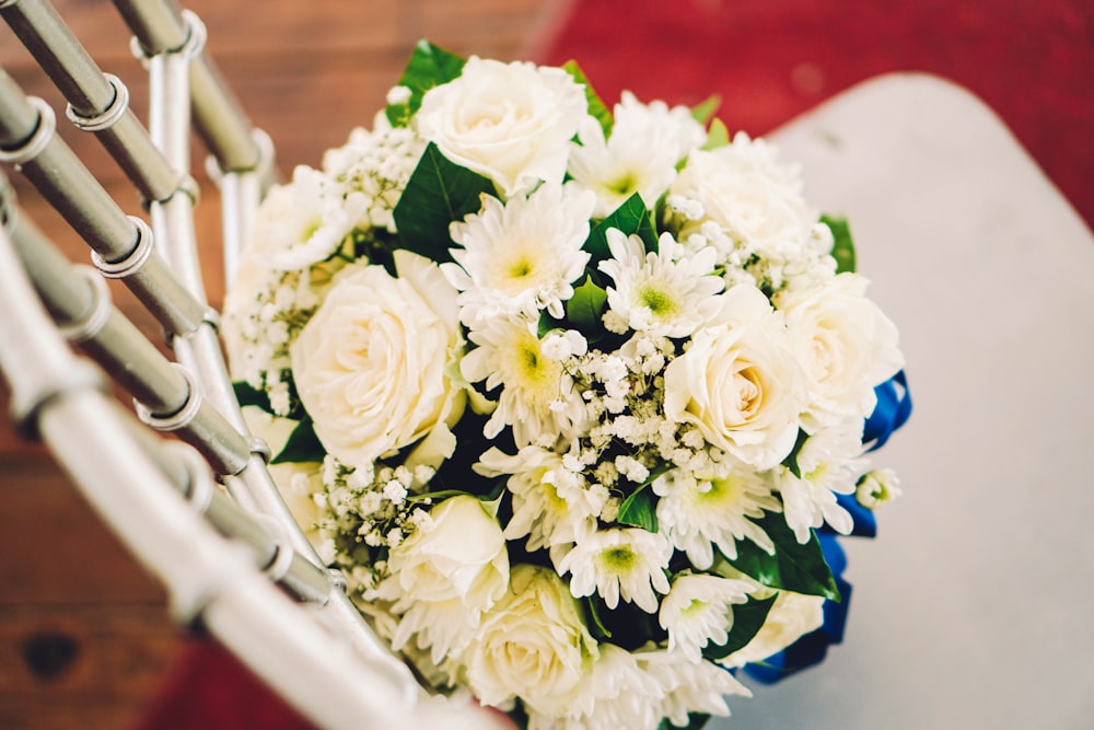 white and yellow flower bouquet