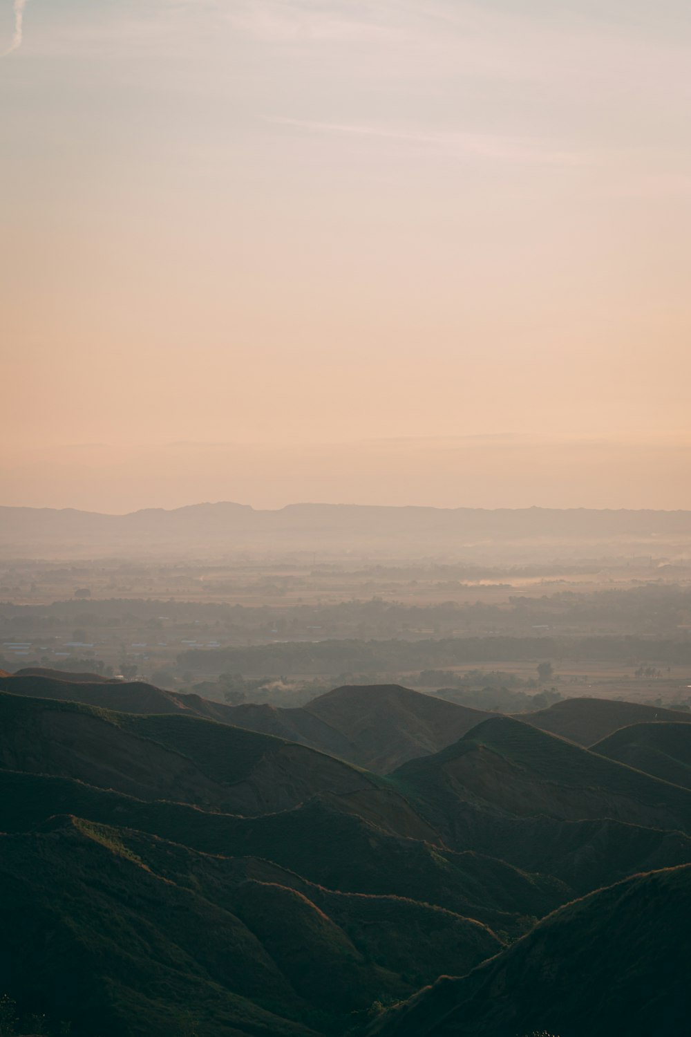 Vista aerea delle montagne durante il giorno