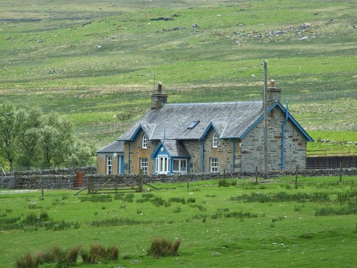 Large house with a fenced garden near Aviemore in the Cairngorms