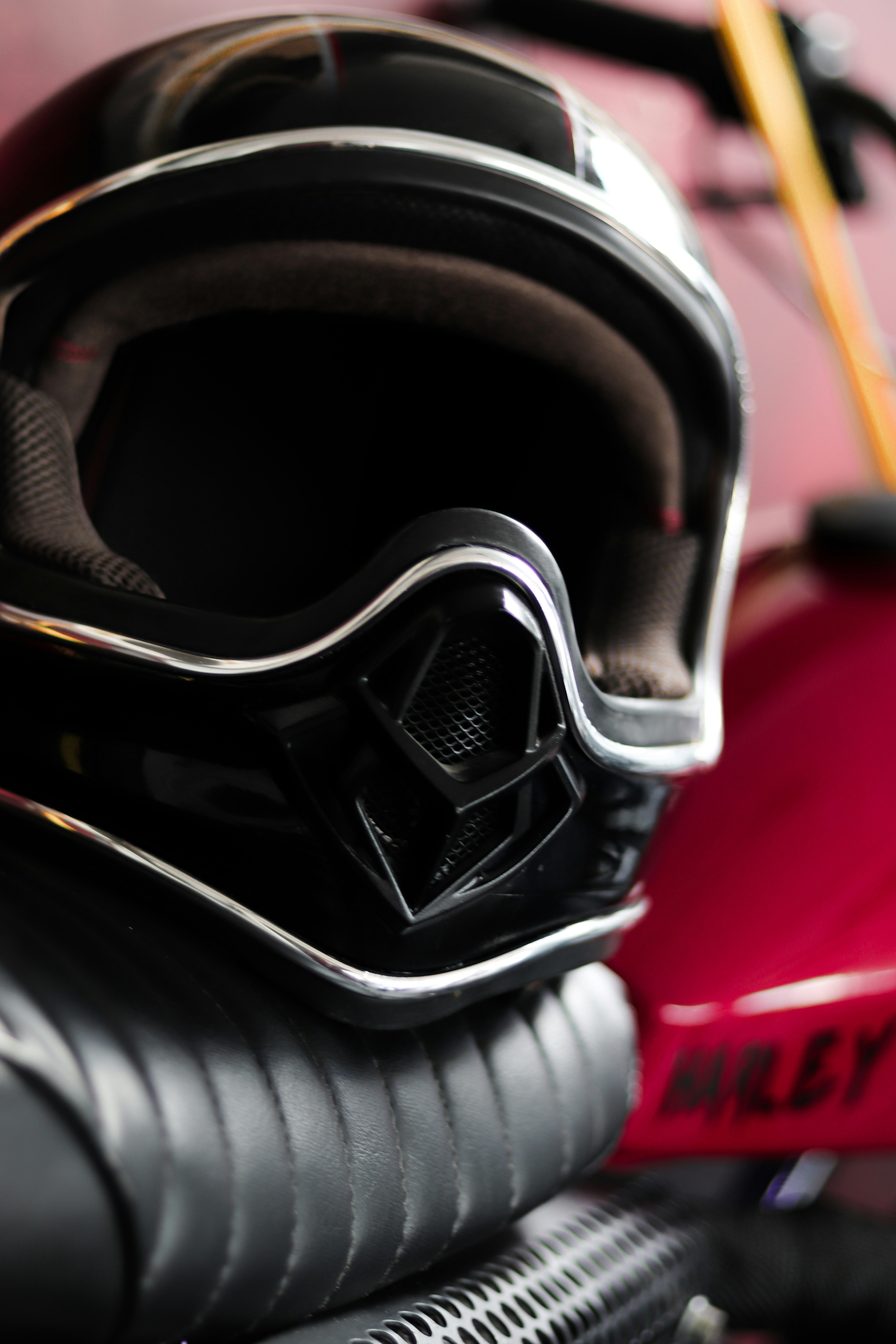 8 Motorcycle Helmet Material Features Explained Simply