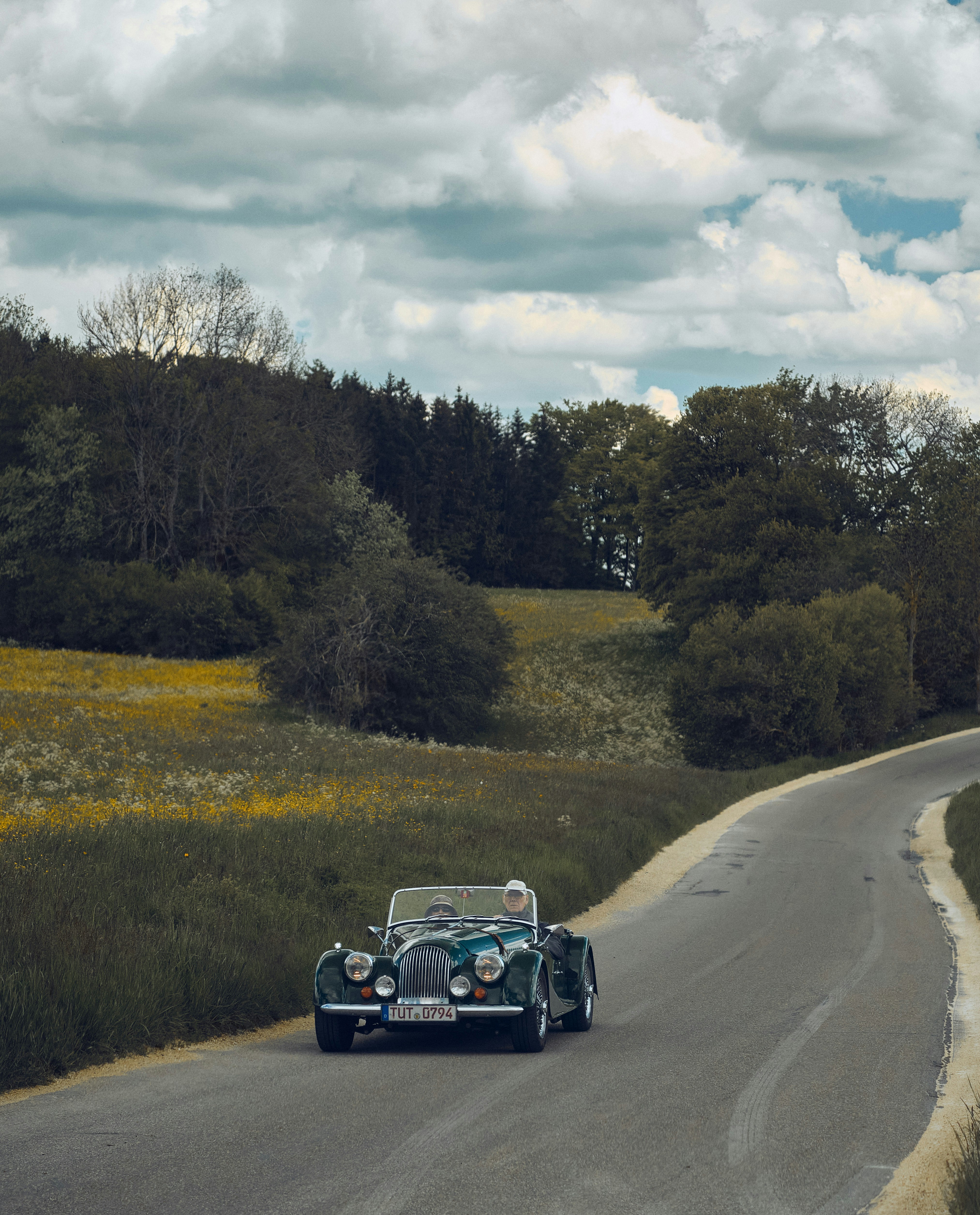 Classic car (oldtimer) driving on German road (Shoot with Fujifilm X-T3 (Fuji))by Tim Schmidbauer