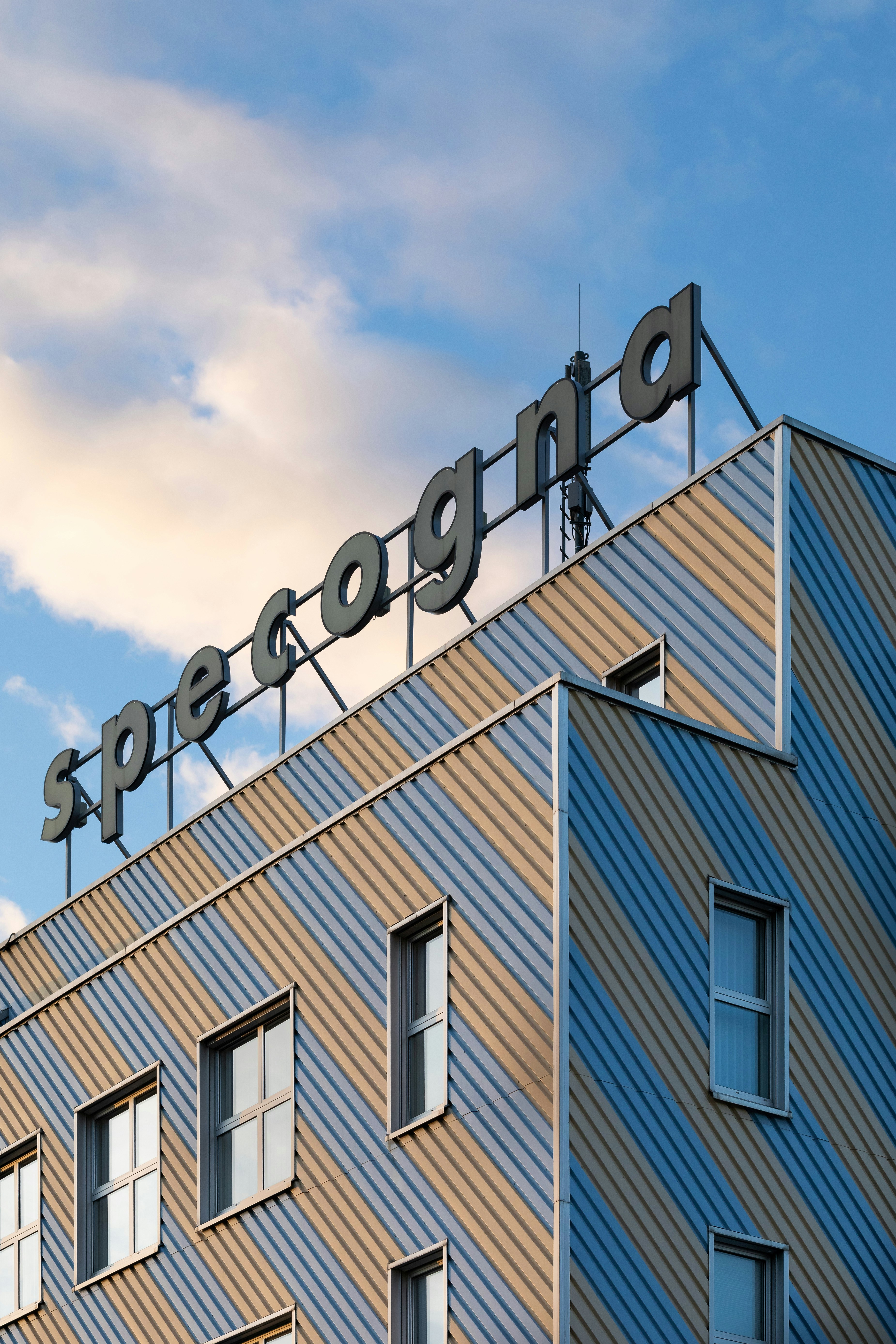 AM Best Affirms Credit Ratings of Stewart Information Services Corporation and Subsidiaries