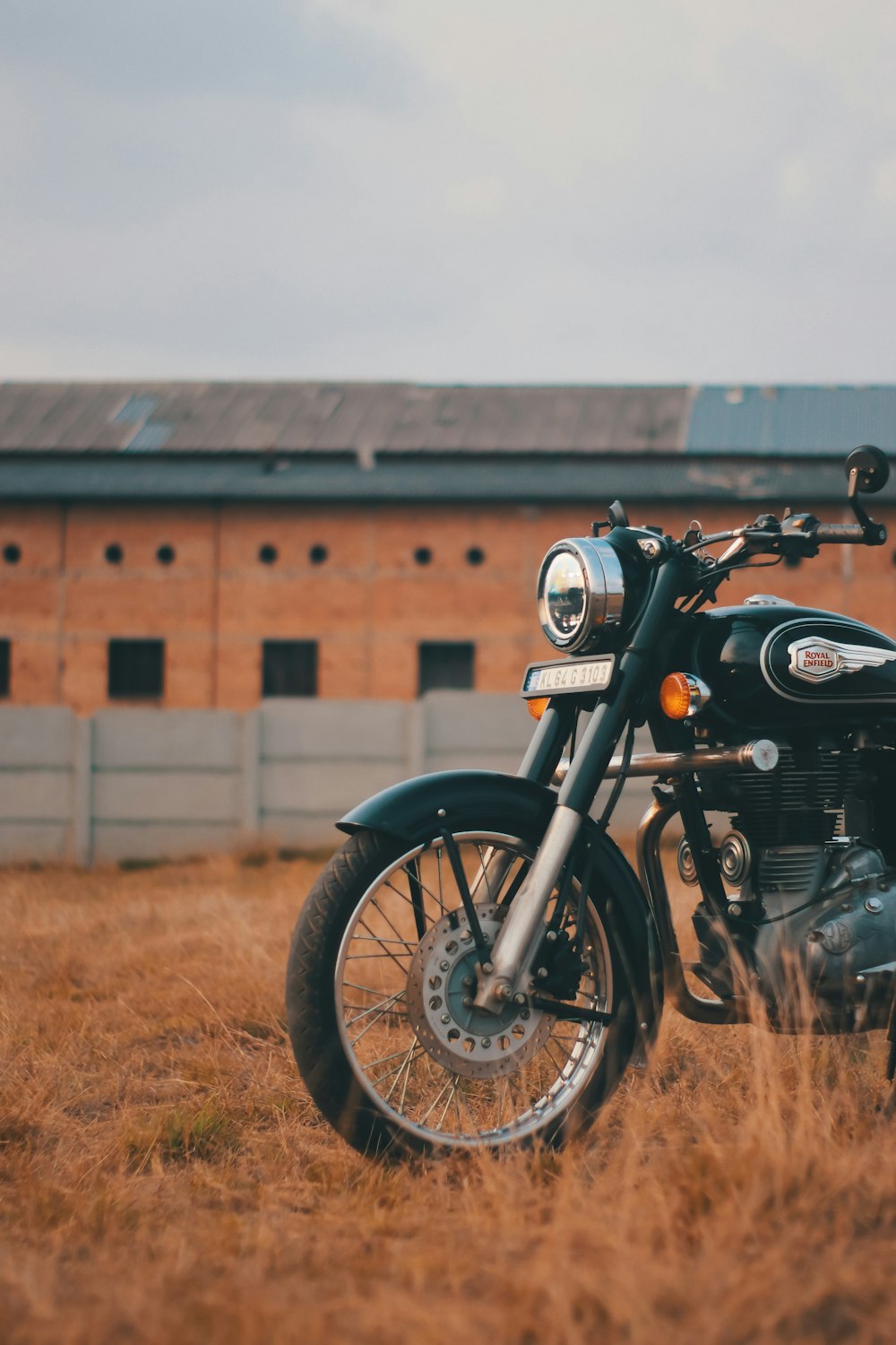 black and silver cruiser motorcycle