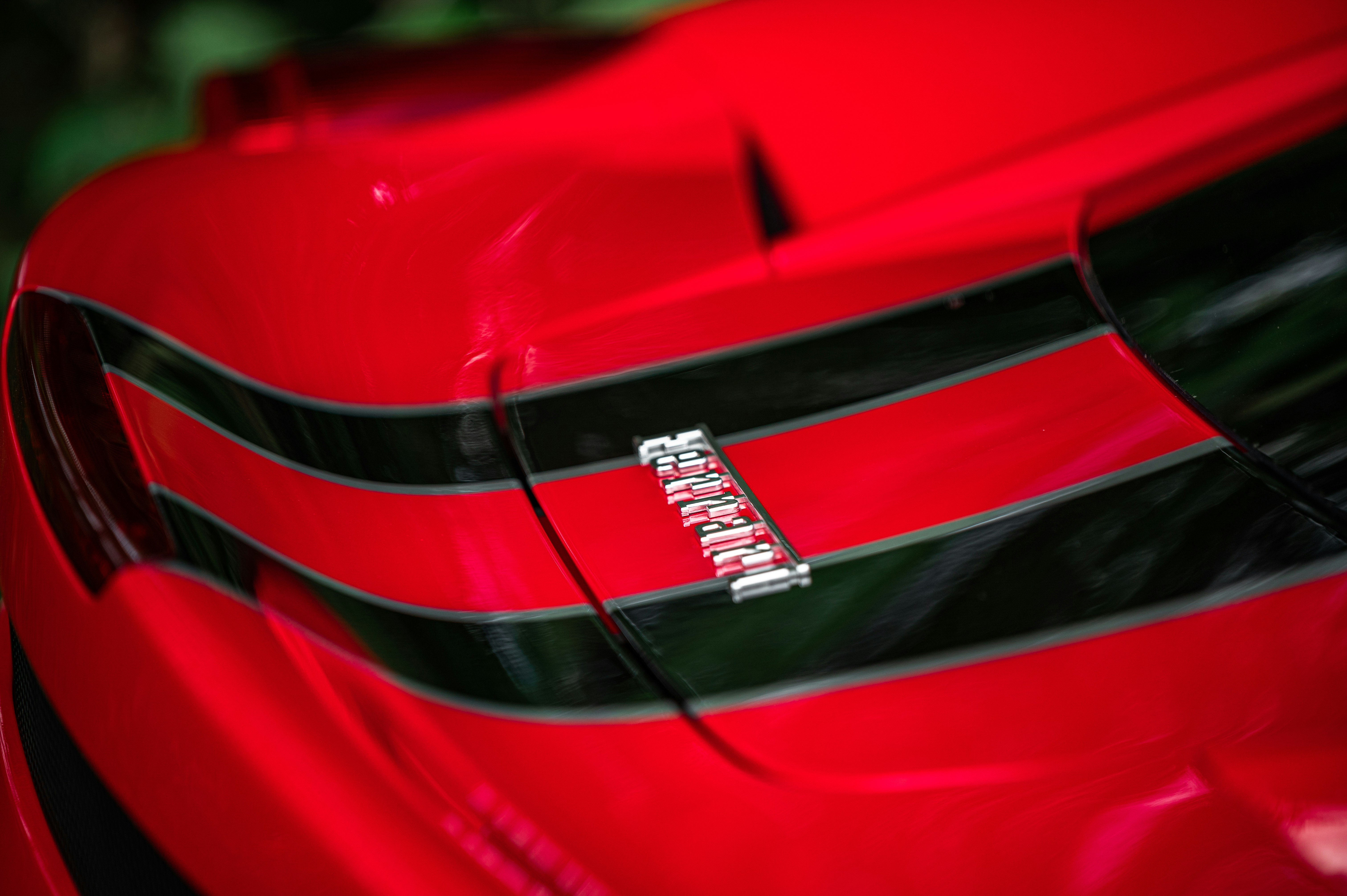 Evercore ISI Group Maintains Outperform on Ferrari, Lowers Price Target to $475