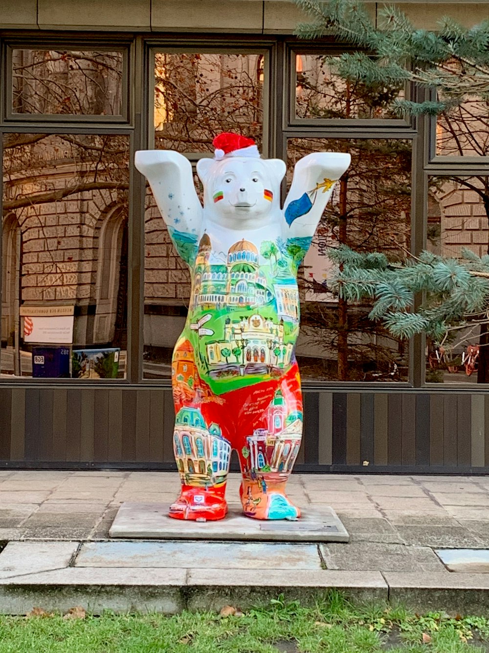 white red and blue snowman statue