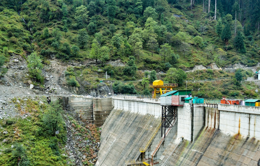 Technical challenge in dam retrofitting - hydropower retrofitting Technical challenge in dam retrofitting - hydropower retrofitting