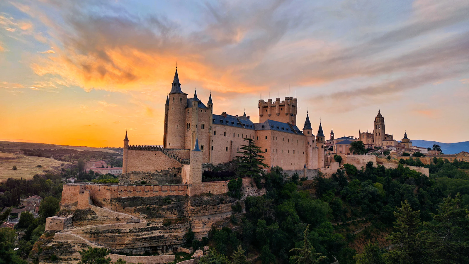El Alcázar de Segovia al atardecer