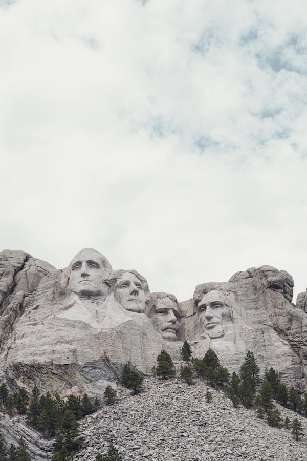 Mount Rushmore Travel Guide: Discover History and Nature