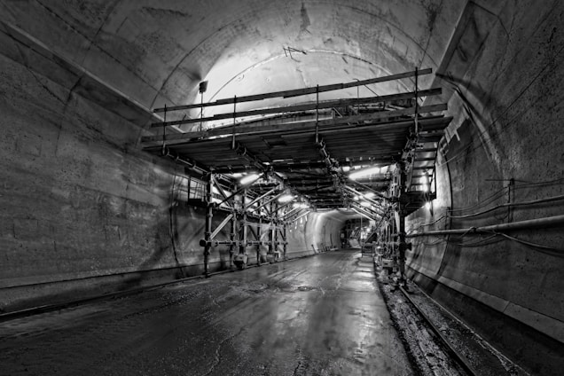 a black and white photo of a tunnel