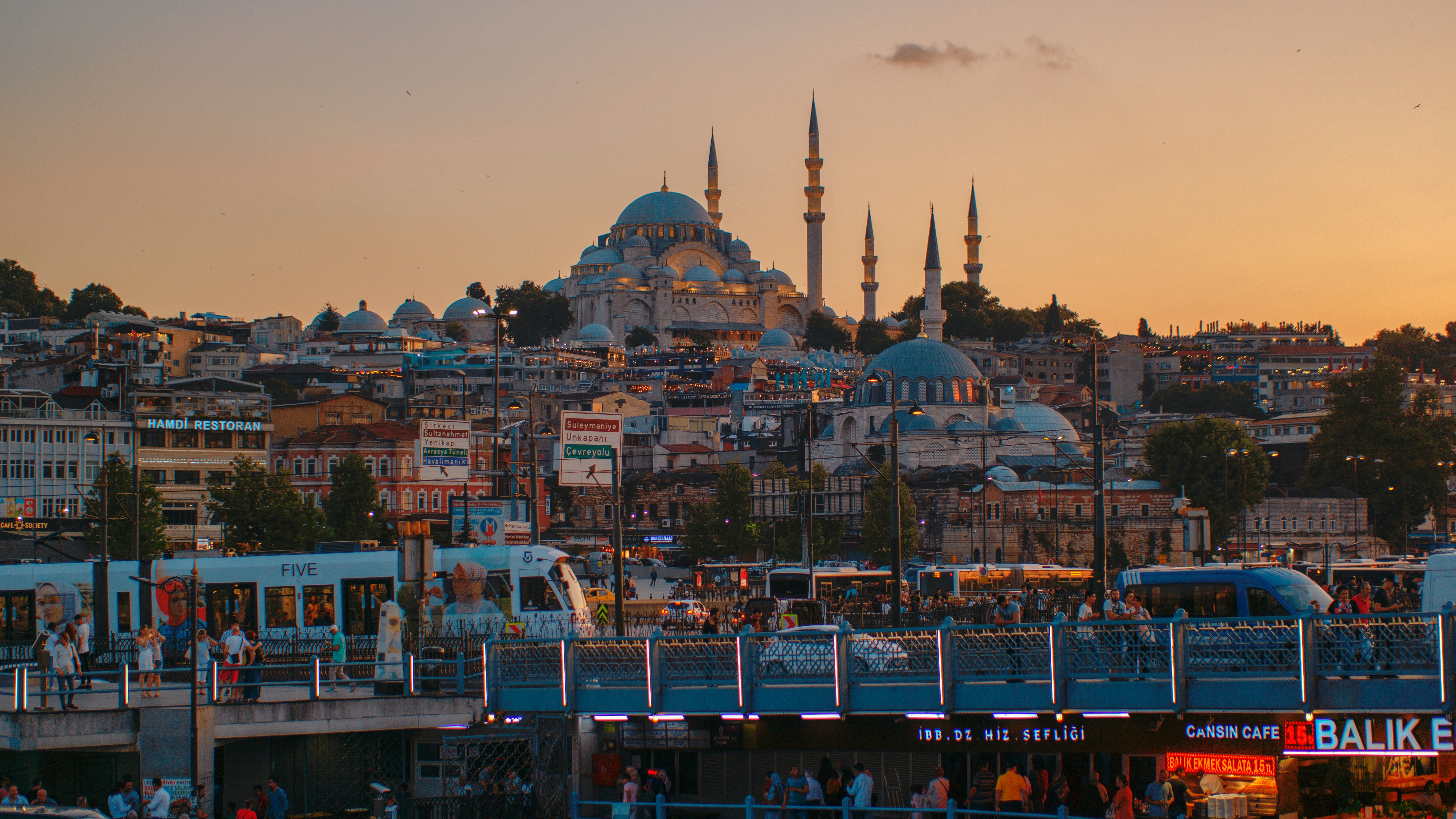 a view of a city with a lot of buildings, Süleymaniye Mosque