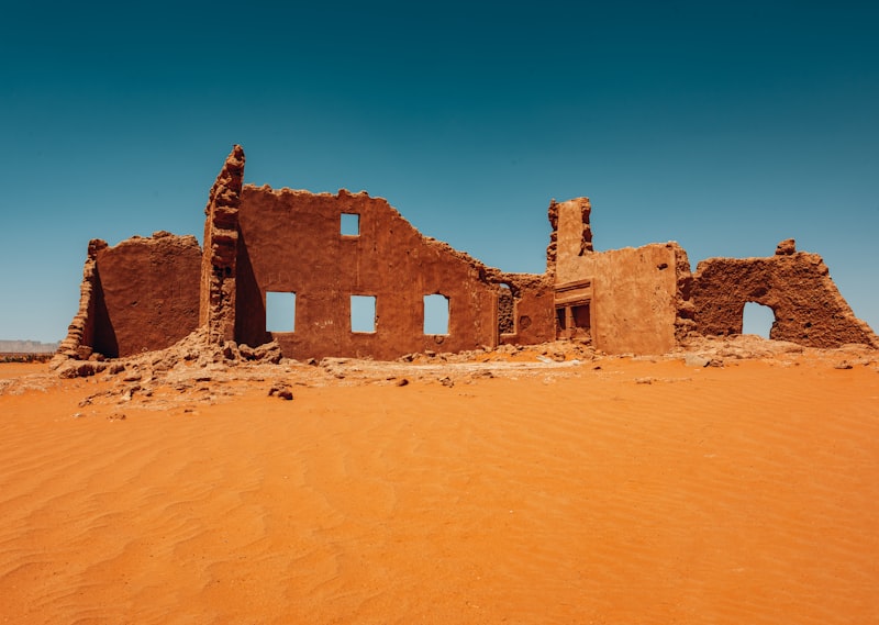 The Magnetic Mountain of Kediet ej Jill: A Natural Geological Wonder — Discover Mauritania Africa’s Most Mysterious H...