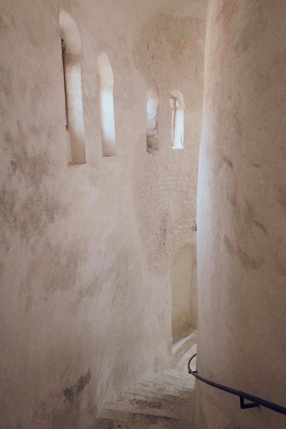 brown and white concrete wall