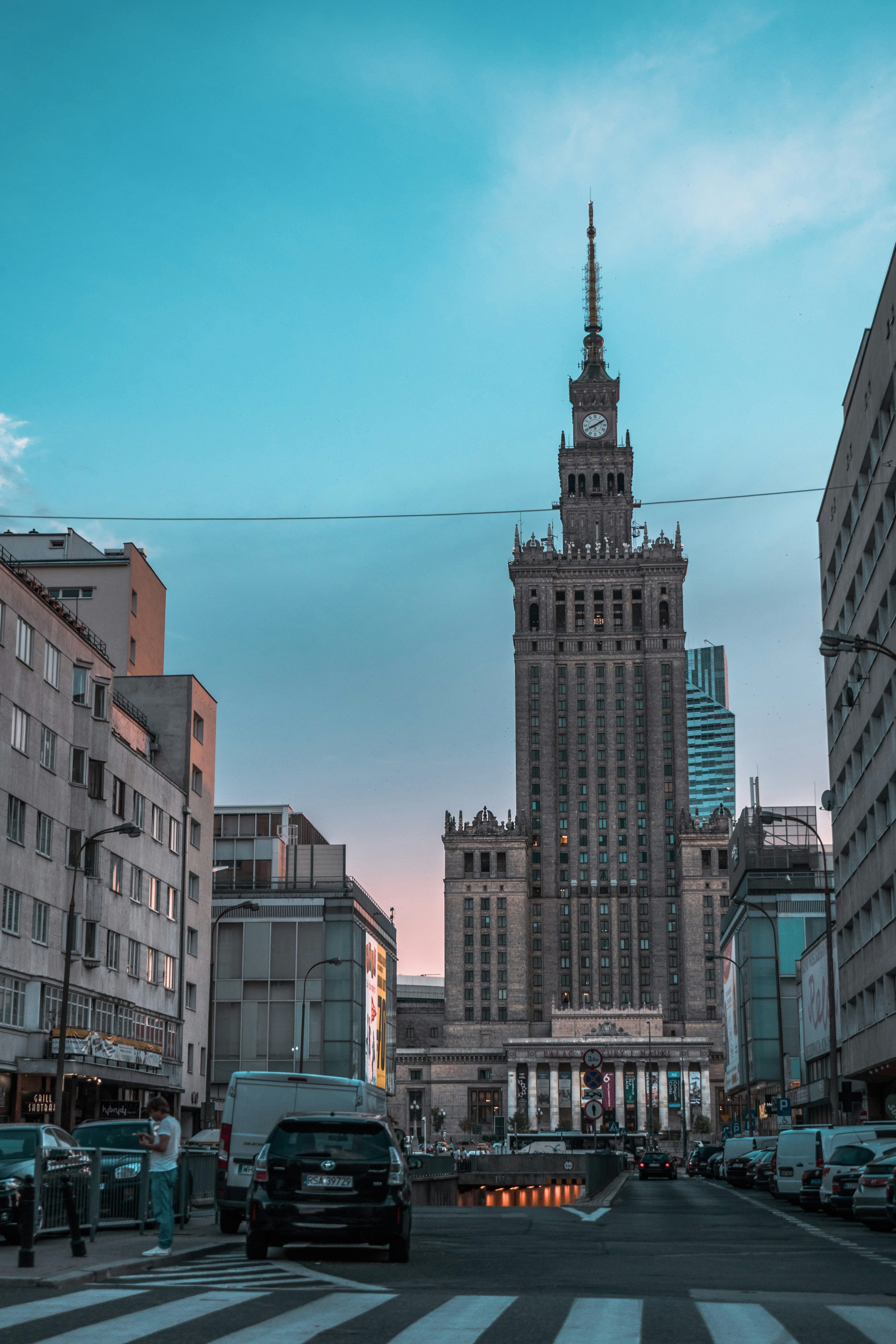 ワルシャワの文化科学宮殿の写真 Unsplashで見つける建物の無料写真