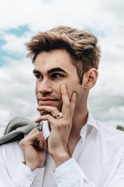 portrait photography,how to photograph man in white dress shirt with gray scarf