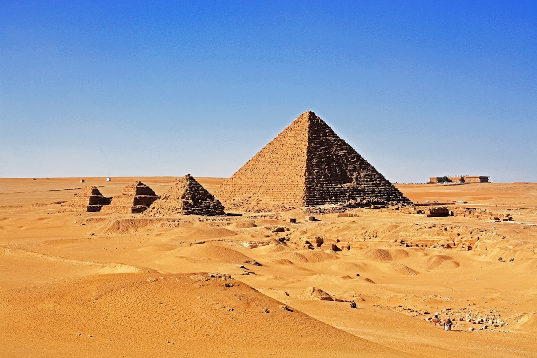 pyramid of giza in desert during daytime