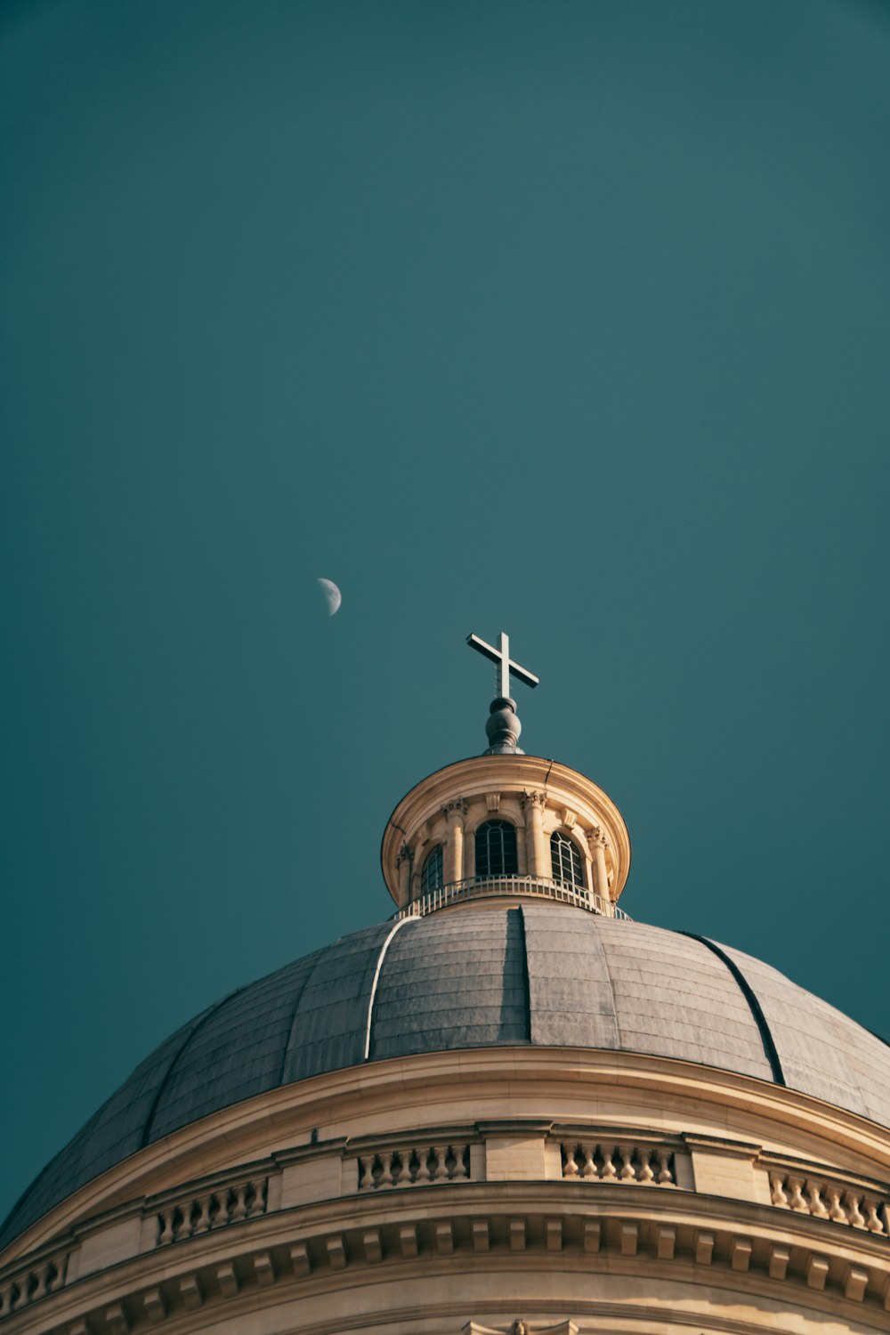 white and gold dome building