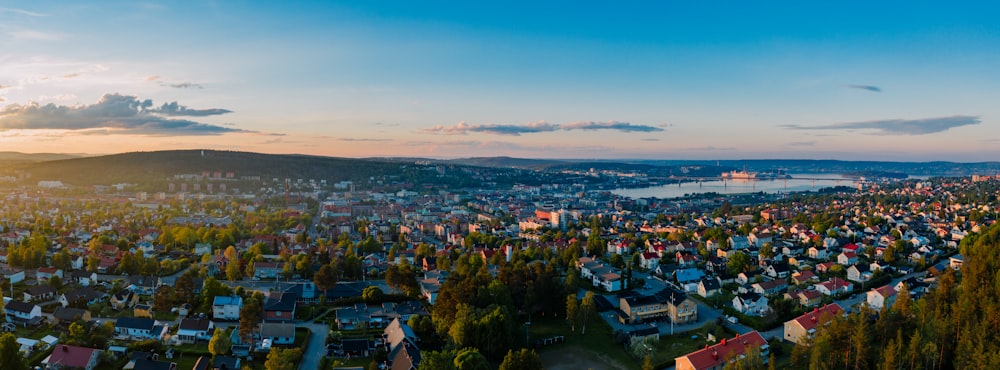 Luftaufnahme der Stadt tagsüber