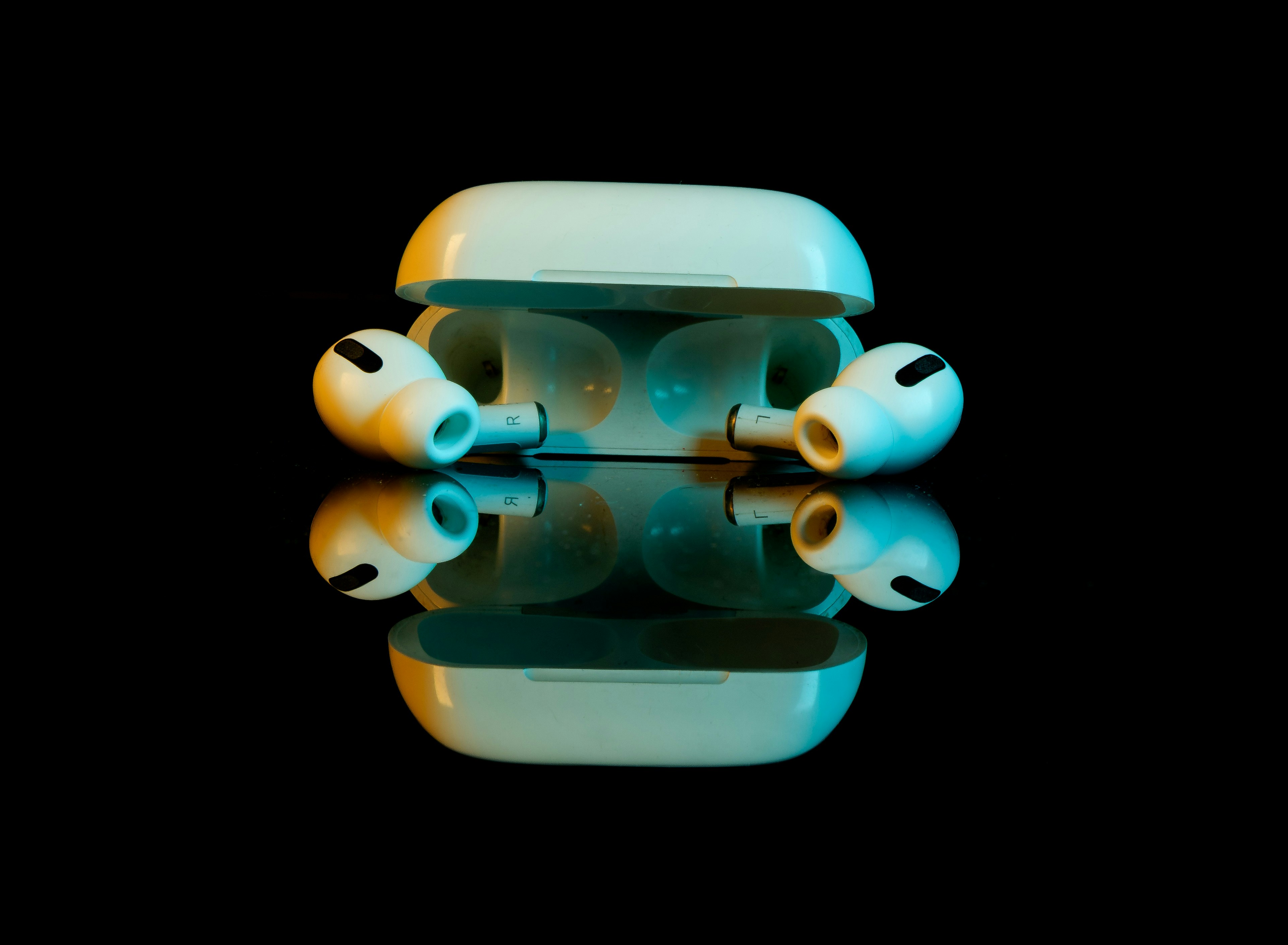 Apple Patent for Ear-Based EEG Technology Sparks Privacy Concerns post image